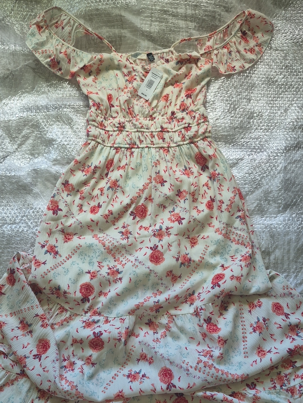 Retrod Coquette , Milkmaid Cream Floral Off-Shoulder Floral Dress